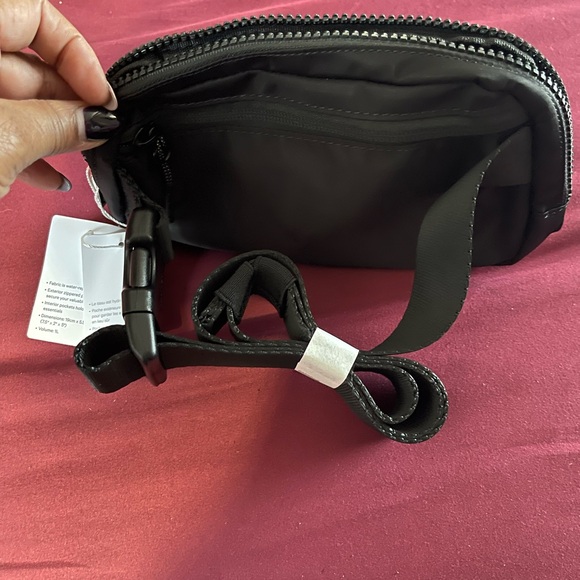 Lululemon Belt bag - Picture 3 of 4